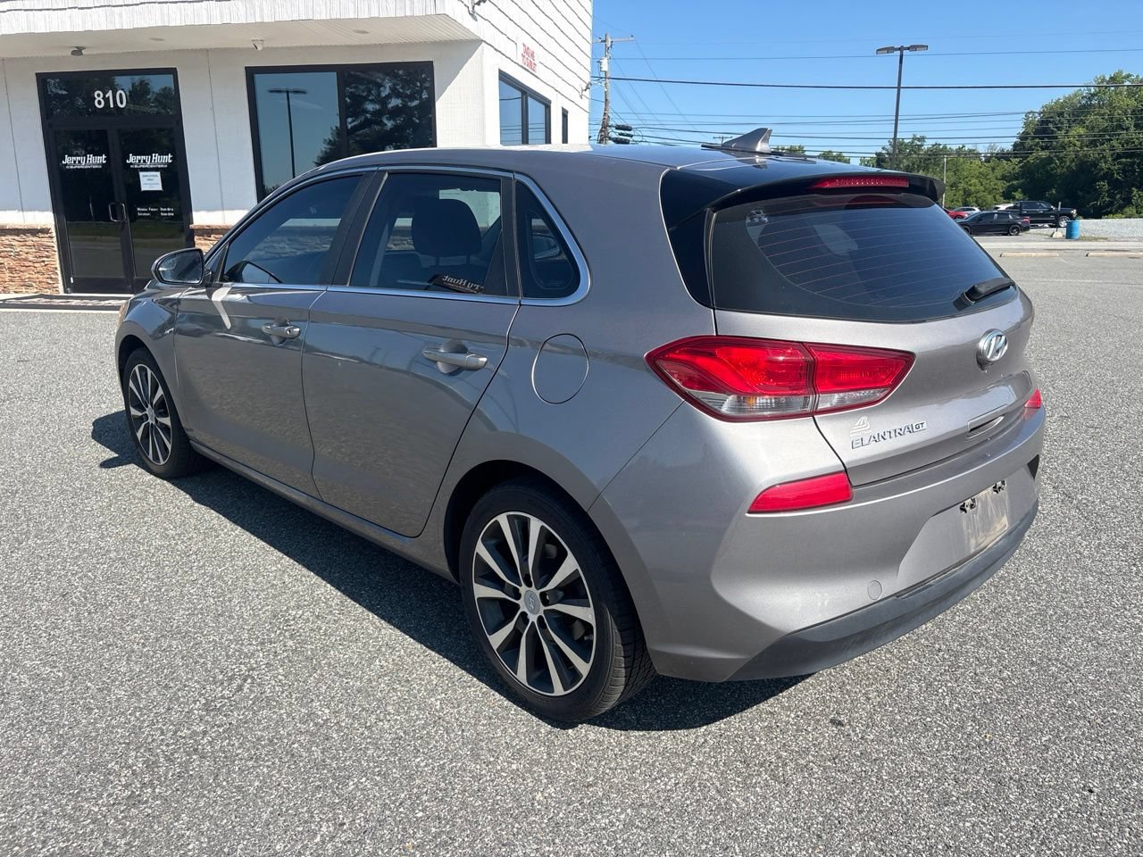 Used 2020 Hyundai Elantra GT FWD image 6