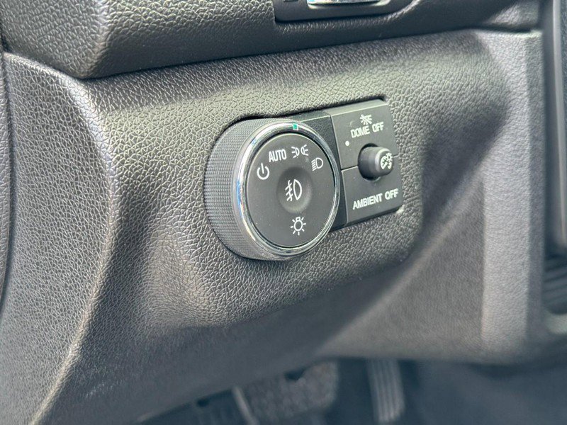 Used 2017 Chevrolet Traverse LT w/ Style and Technology Package FWD image 17