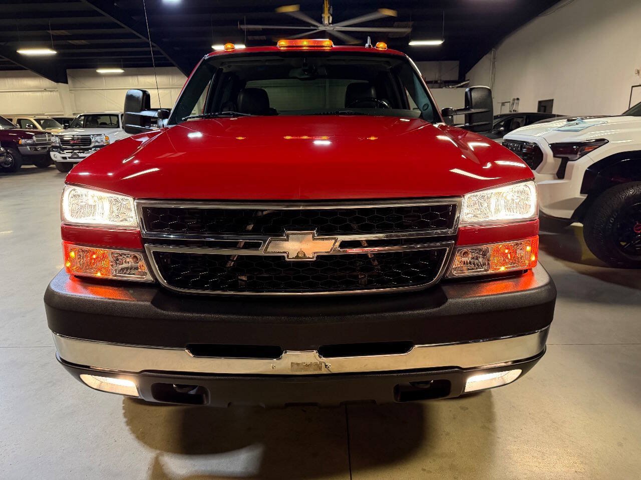 Used 2006 Chevrolet Silverado 3500 LT w/ Heavy-Duty Power Package AWD/4WD image 17