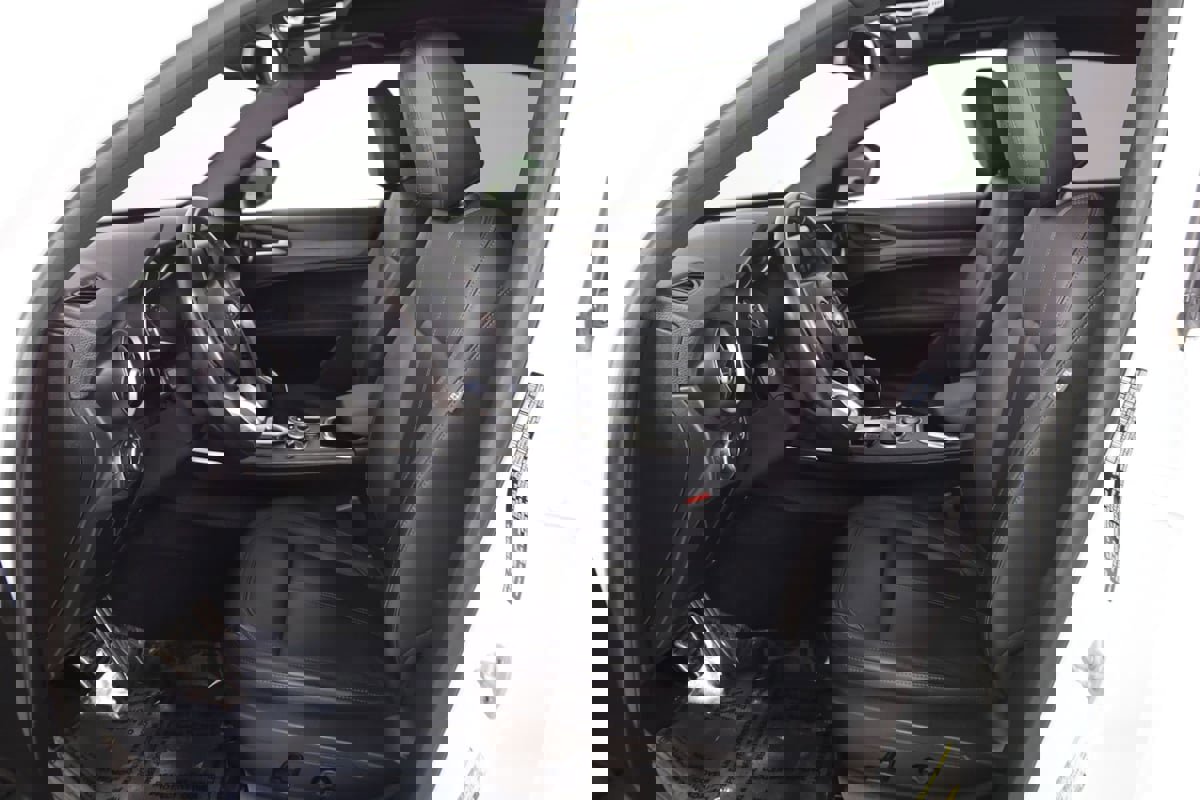 Used 2023 Alfa Romeo Stelvio Ti image 12