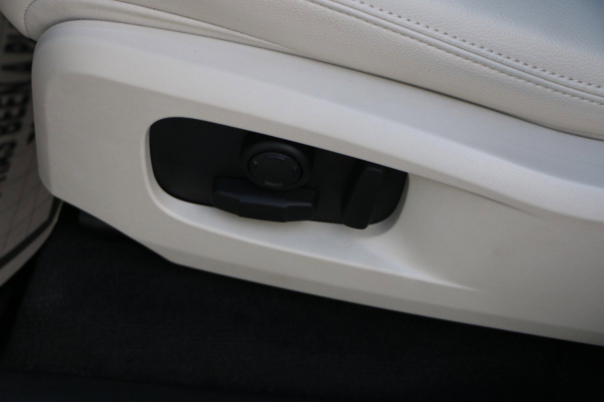 Used 2024 Jaguar F-PACE R-Dynamic S AWD/4WD image 29