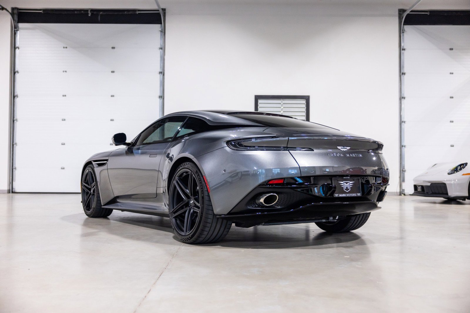 Used 2024 Aston Martin DB12 Coupe image 6