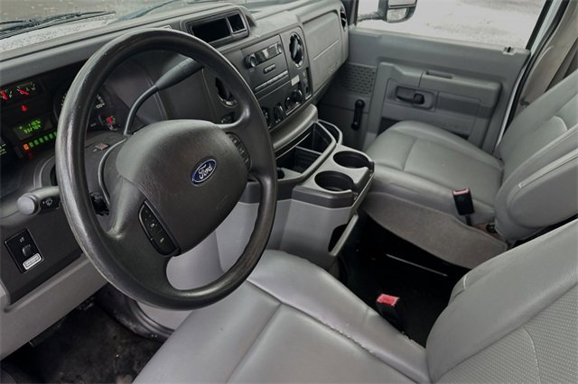 Used 2016 Ford E-350 and Econoline 350 Super Duty image 10