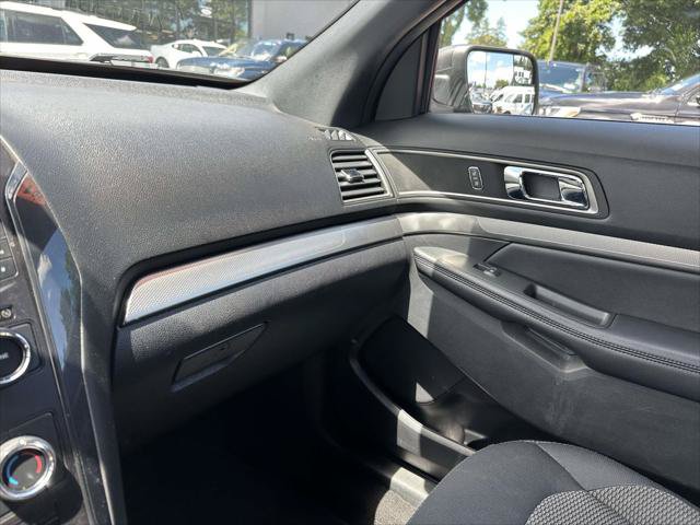 Used 2019 Ford Explorer XLT AWD/4WD image 33