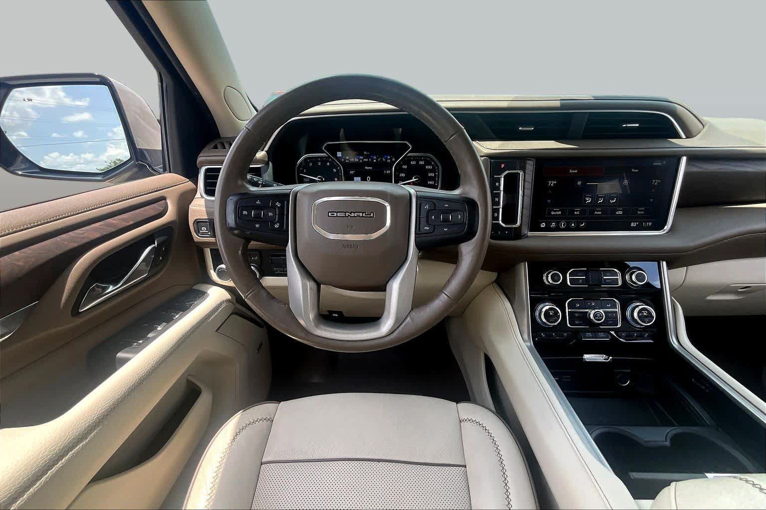 Used 2021 GMC Yukon XL Denali w/ Denali Premium Package RWD image 6