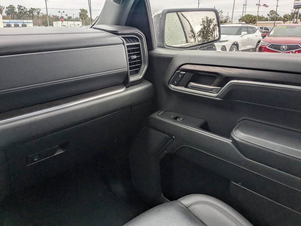 Used 2024 GMC Sierra 1500 SLT image 16