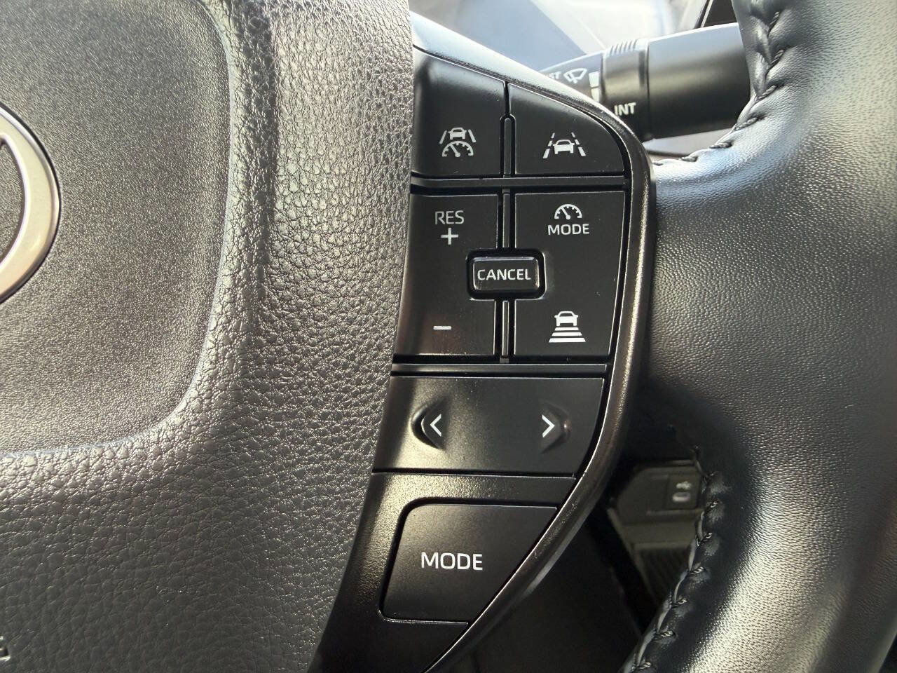 Used 2024 Toyota Prius LE image 31