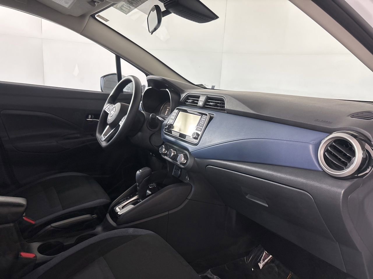 Used 2025 Nissan Versa SV FWD image 29