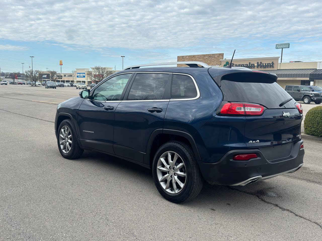 Used 2018 Jeep Cherokee Limited image 6