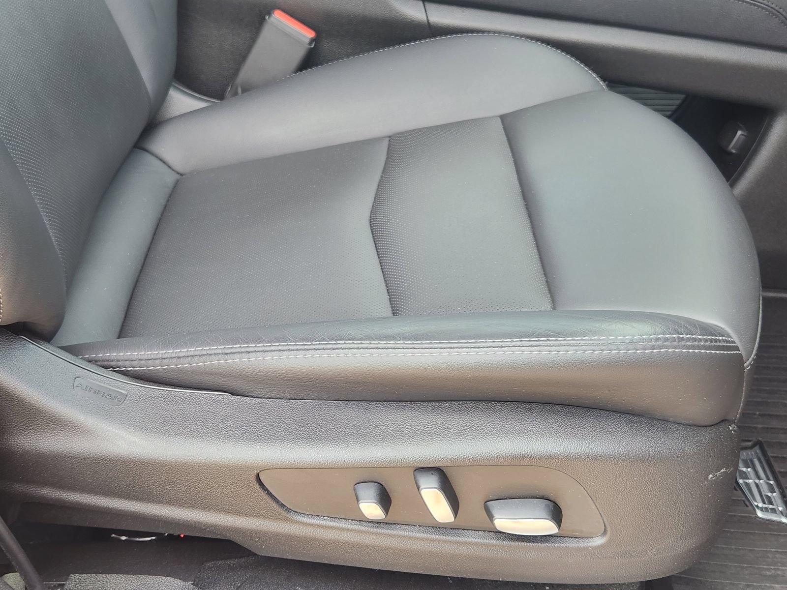 Used 2023 Cadillac XT5 Premium Luxury FWD image 30
