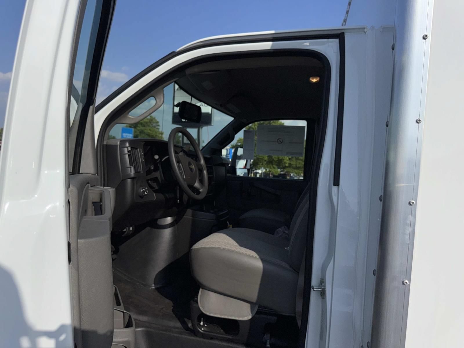 New 2026 Chevrolet Express 4500 w/ Power Convenience Package RWD image 18