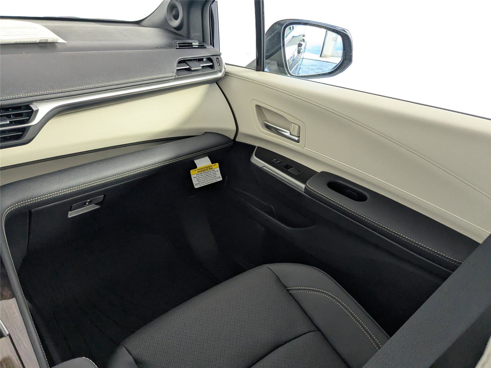 New 2026 Toyota Sienna Platinum image 27