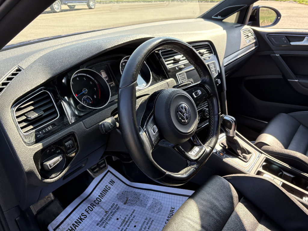 Used 2016 Volkswagen Golf 4-Door image 28