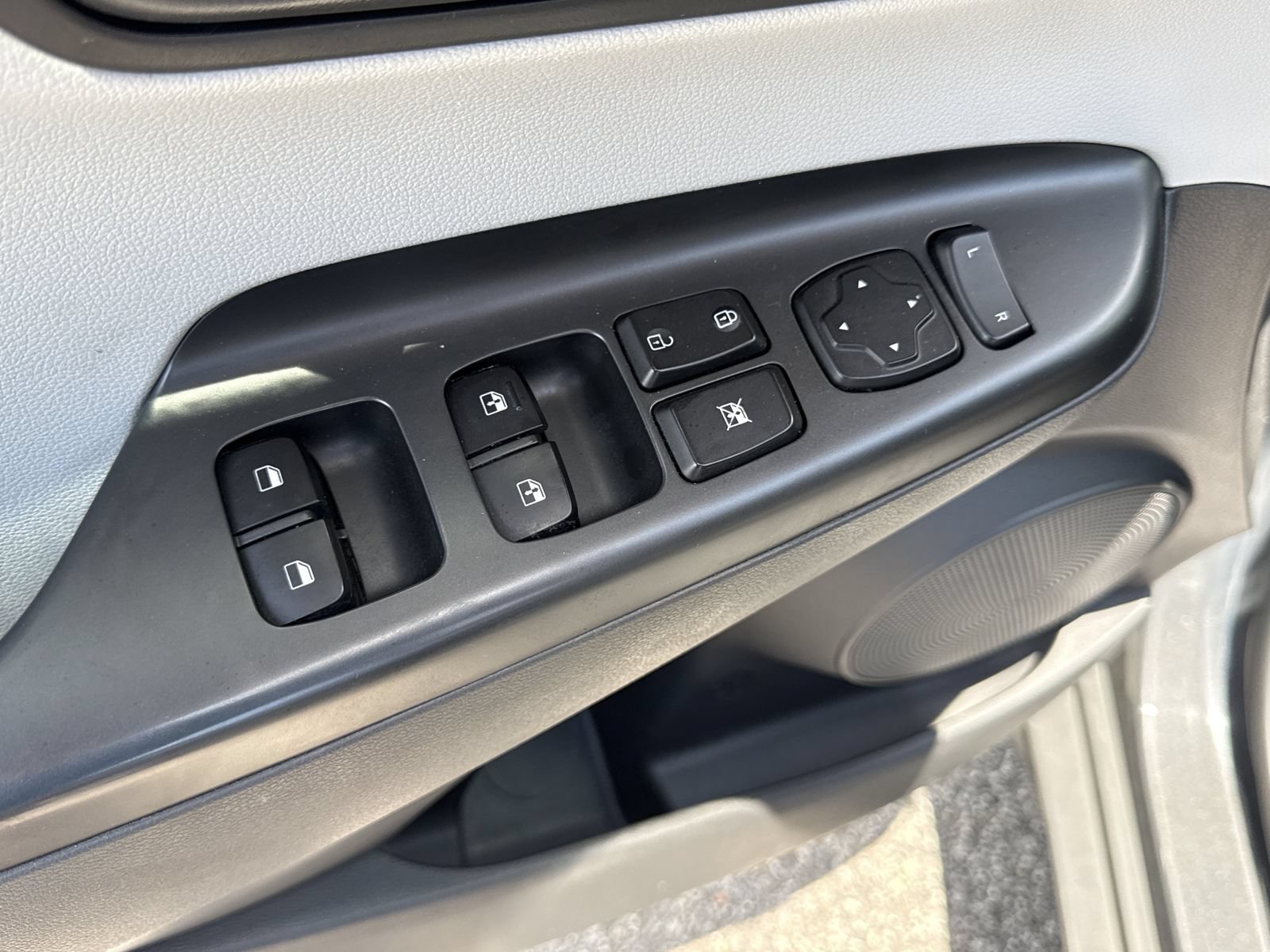Used 2023 Hyundai Kona SEL AWD/4WD image 14