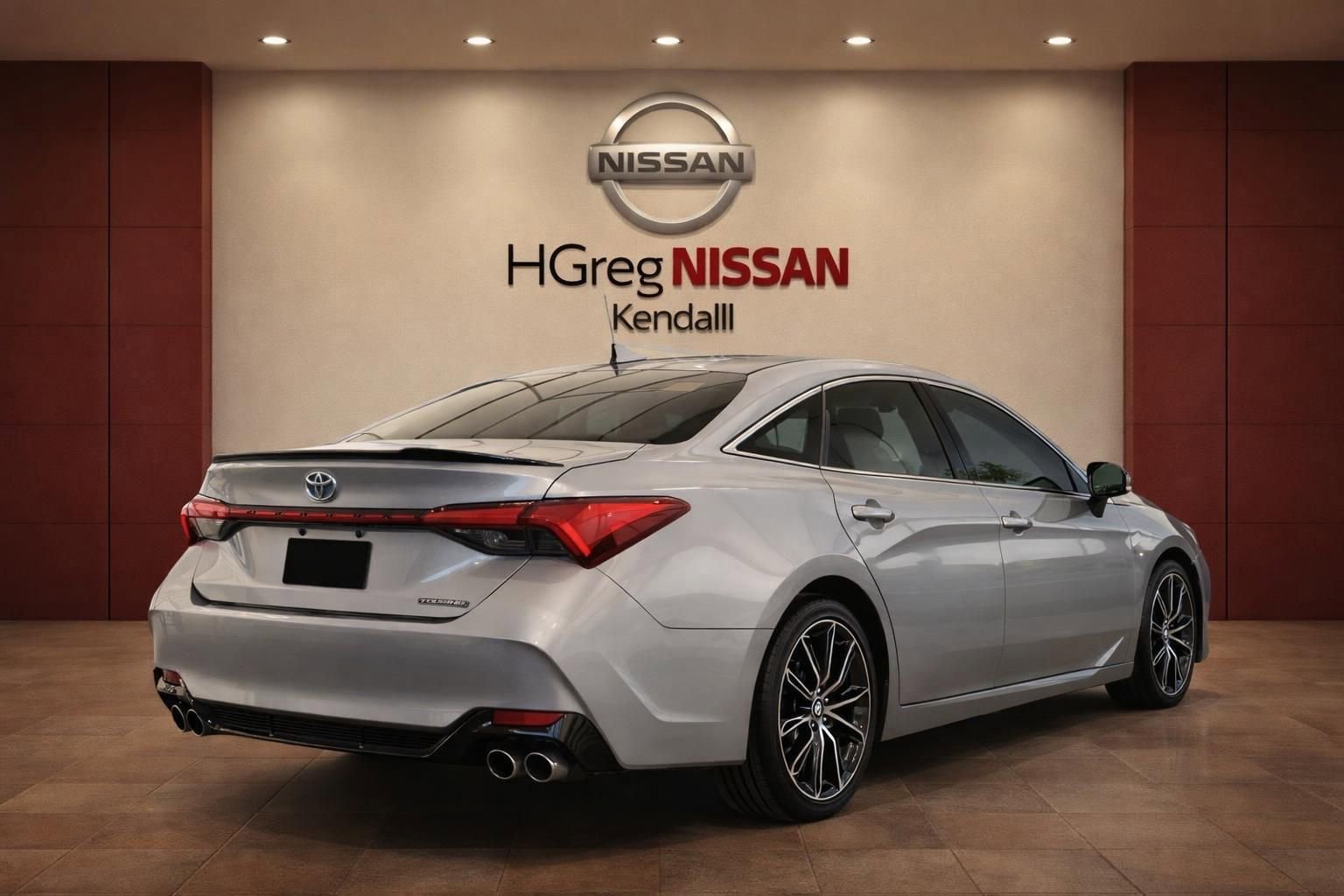 Used 2019 Toyota Avalon Touring image 4