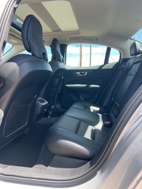 Used 2024 Volvo S60 B5 Core image 23