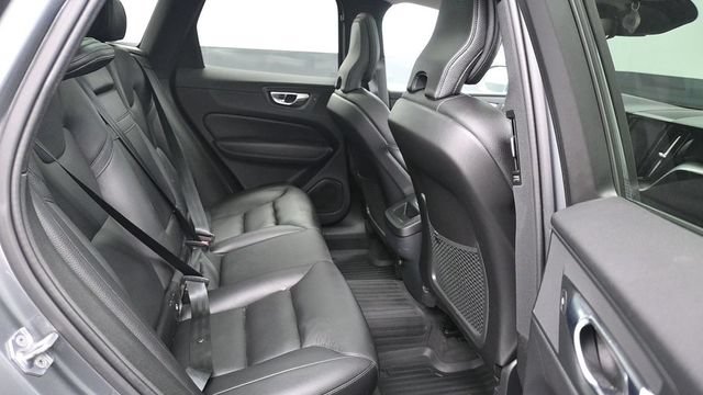 Used 2019 Volvo XC60 T6 Momentum w/ Advanced Package AWD/4WD image 15