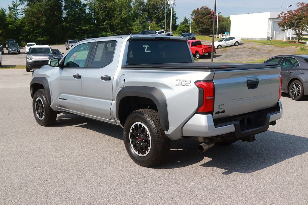 Used 2025 Toyota Tacoma TRD Off-Road AWD/4WD image 5
