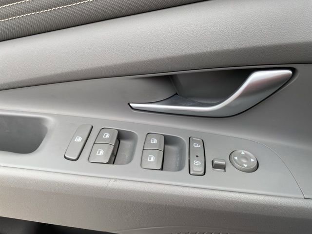 Used 2023 Hyundai Elantra SEL w/ Convenience Package FWD image 25