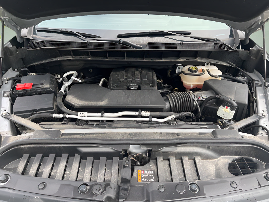 Used 2024 Chevrolet Silverado 1500 LT AWD/4WD image 9