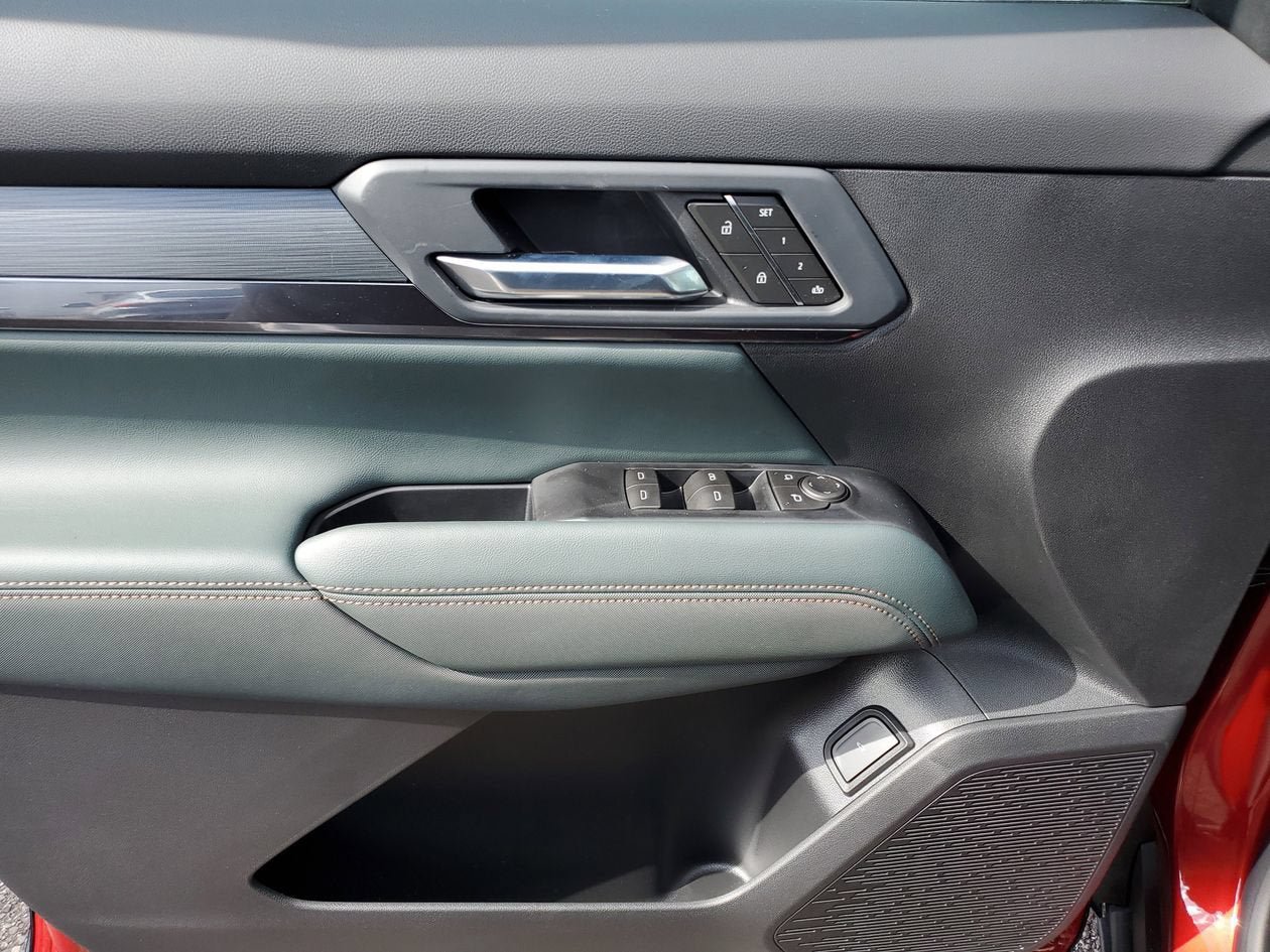 New 2026 GMC Terrain AT4 w/ Convenience Package III AWD/4WD image 17