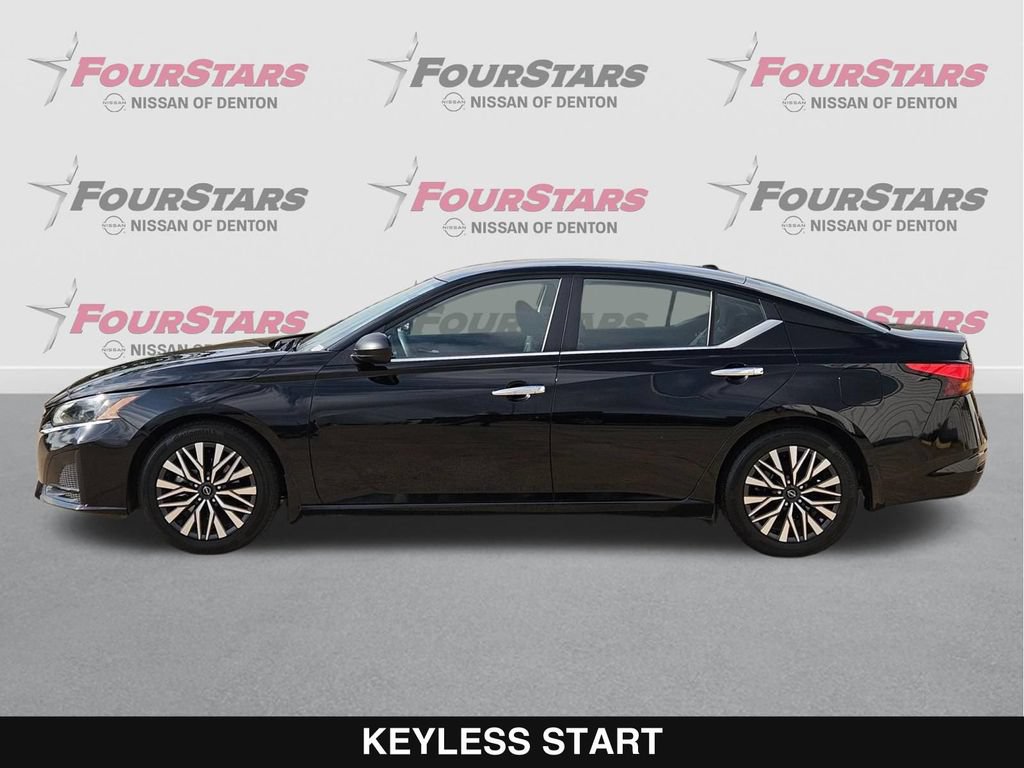 Used 2024 Nissan Altima 2.5 SV FWD image 8