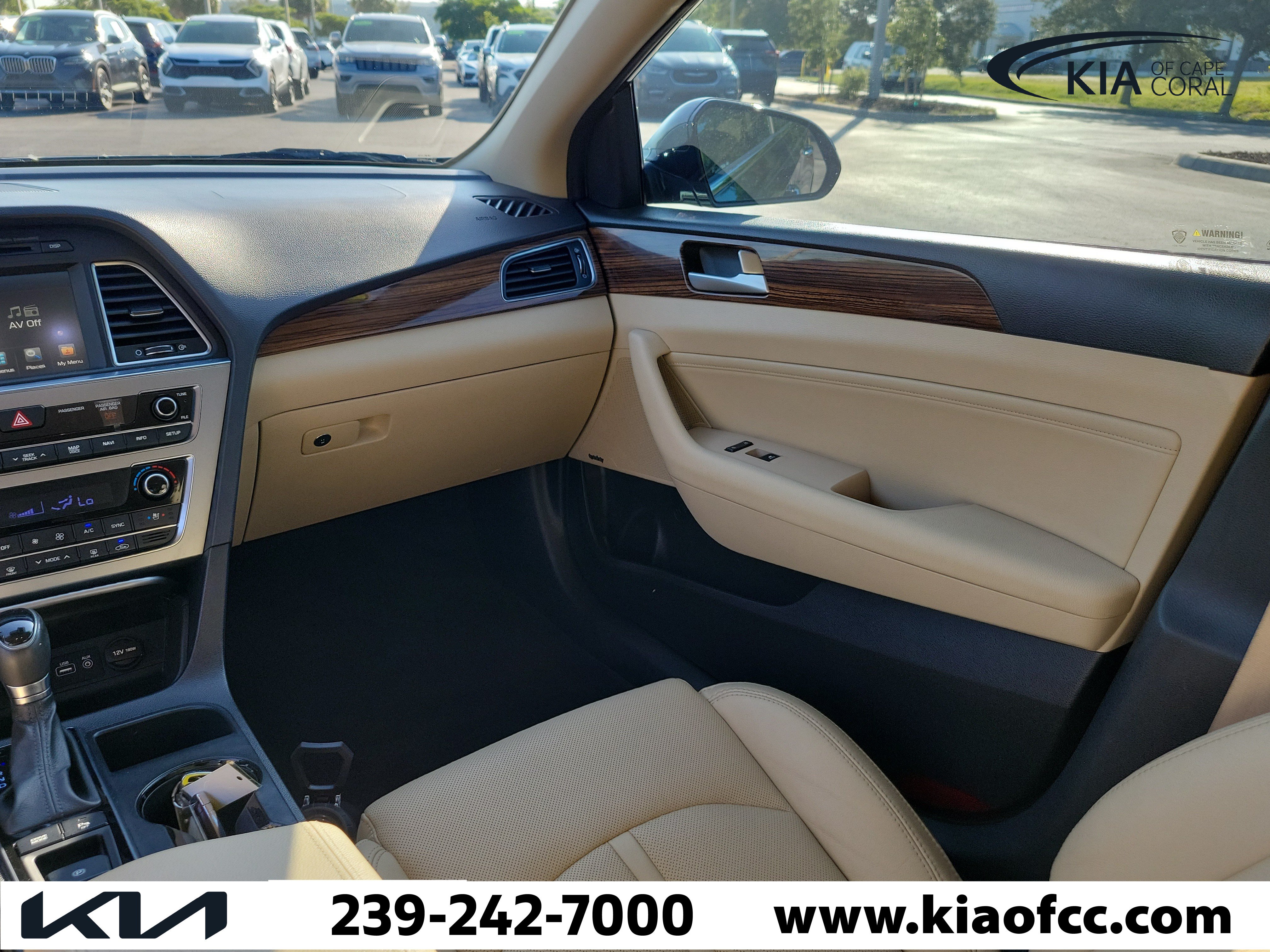 Used 2016 Hyundai Sonata Limited w/ Option Group 04 FWD image 17