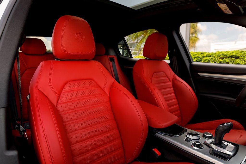 New 2025 Alfa Romeo Stelvio Sprint w/ Veloce Package image 38