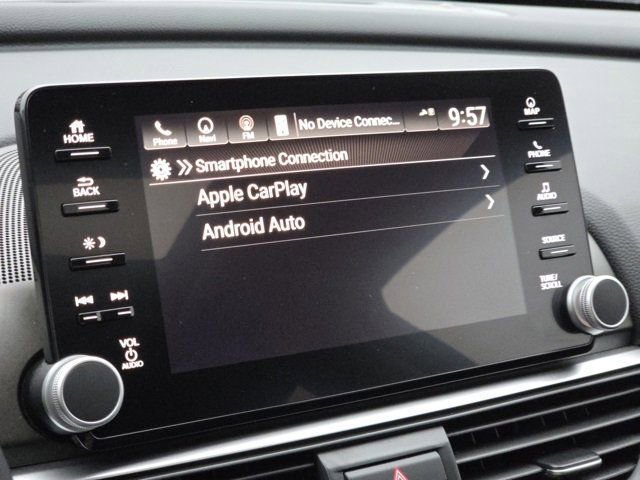 Used 2018 Honda Accord Touring image 12