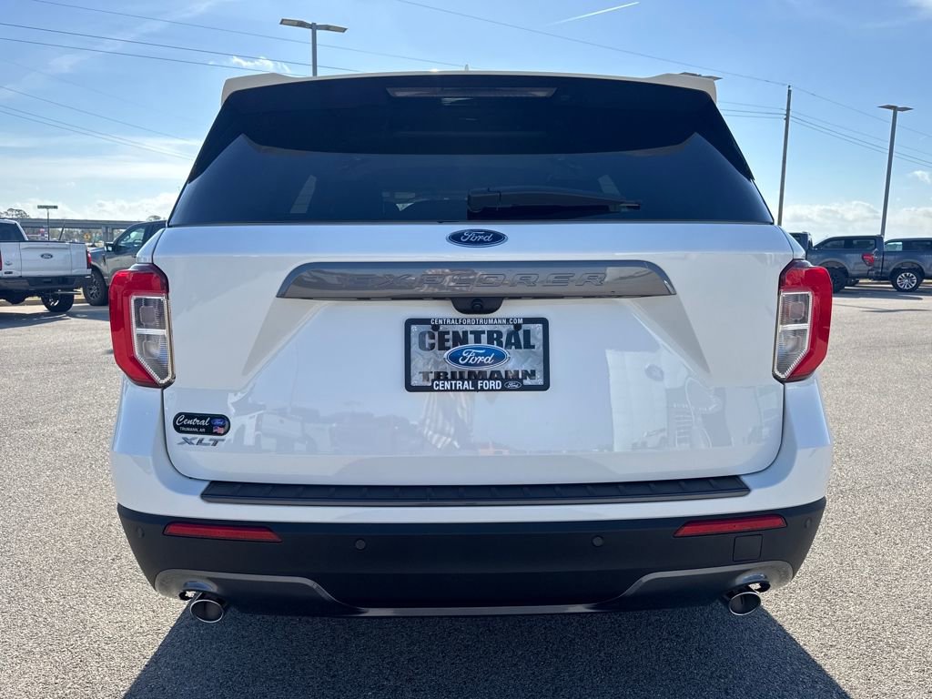 Used 2024 Ford Explorer XLT w/ Equipment Group 202A image 5