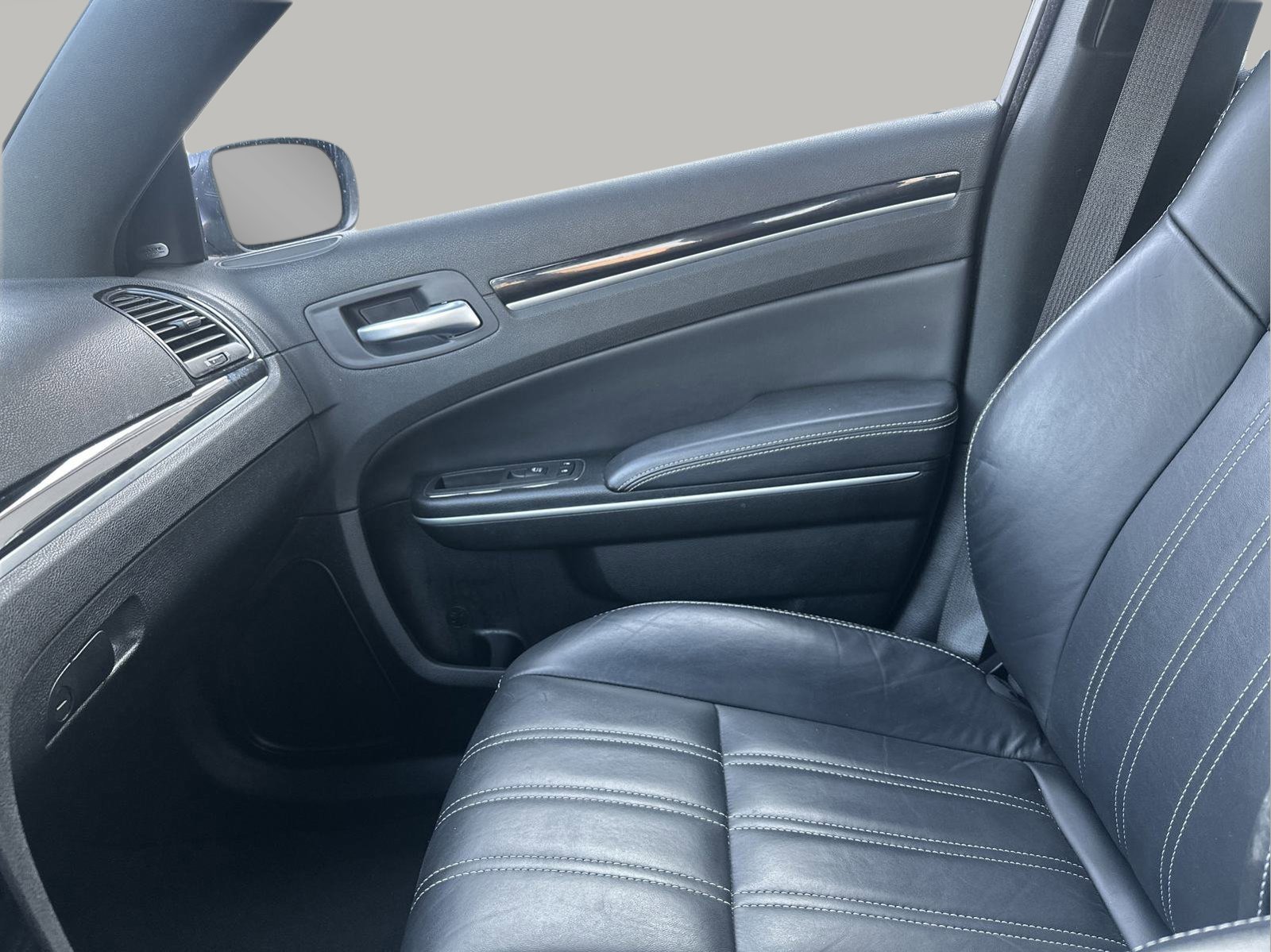 Used 2023 Chrysler 300 S image 20