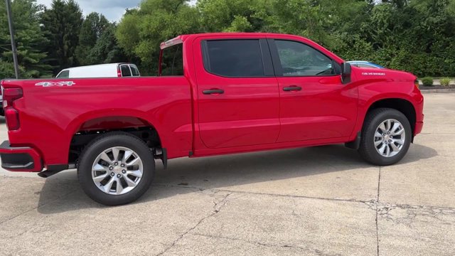 Used 2022 Chevrolet Silverado 1500 Custom AWD/4WD image 2