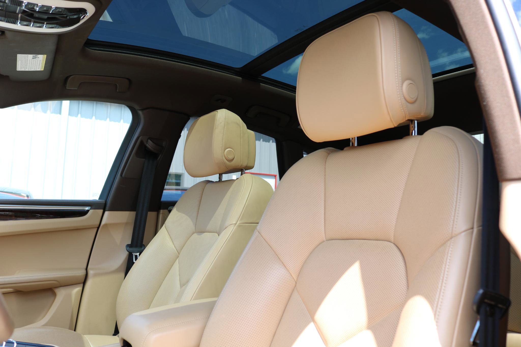 Used 2017 Porsche Macan S image 19