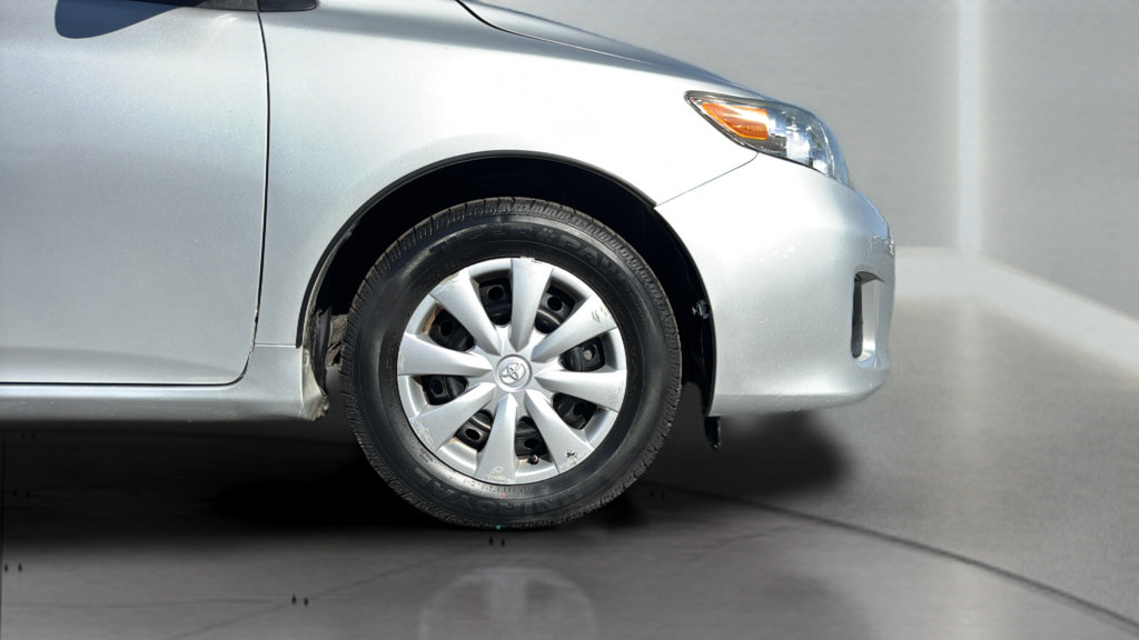 Used 2013 Toyota Corolla L FWD image 34