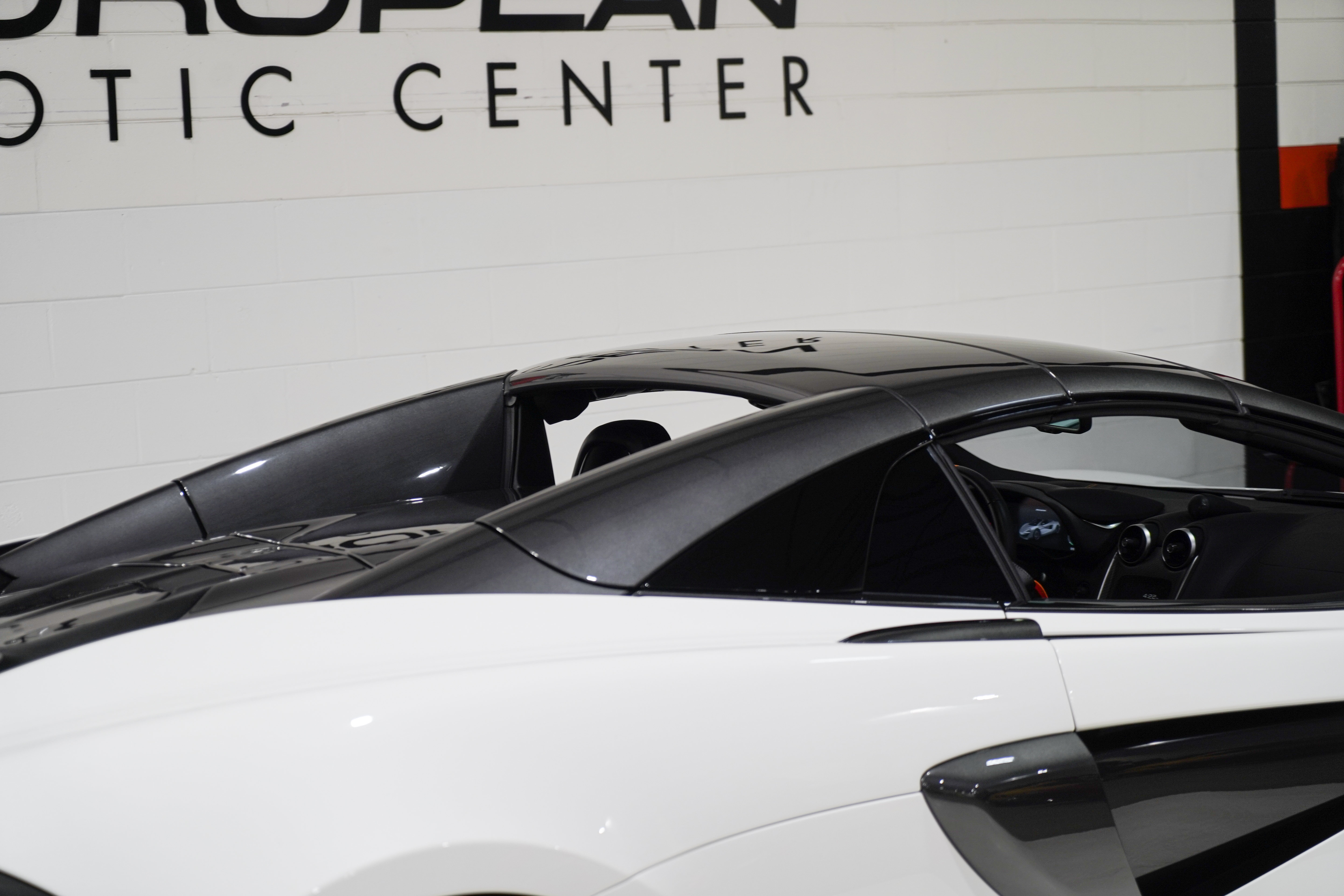 Used 2020 McLaren 600LT Spider RWD image 26
