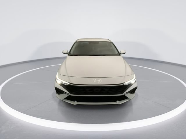 Certified 2026 Hyundai Elantra SE FWD image 9