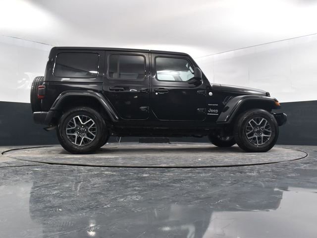 Used 2024 Jeep Wrangler Sahara image 45