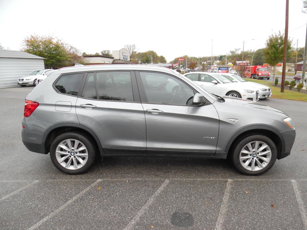 Used 2017 BMW X3 xDrive28i AWD/4WD image 7