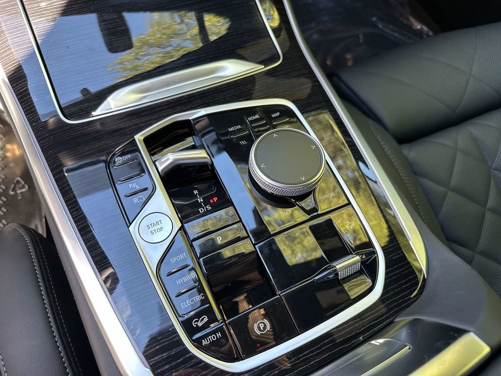 Used 2026 BMW X5 xDrive50e w/ M Sport Package image 21