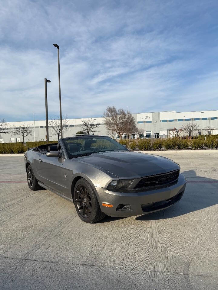 Used 2010 Ford Mustang Premium image 2