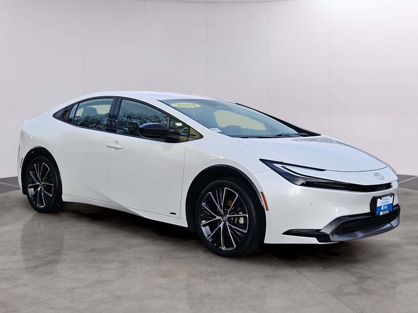 Used 2024 Toyota Prius XLE image 3