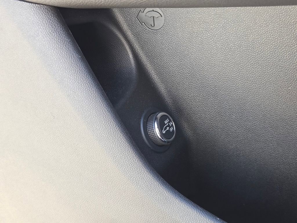 Used 2023 Cadillac XT4 Premium Luxury w/ Cold Weather Package image 27