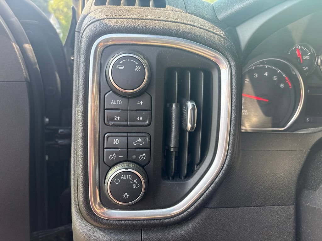 Used 2019 Chevrolet Silverado 1500 RST w/ All-Star Edition AWD/4WD image 12