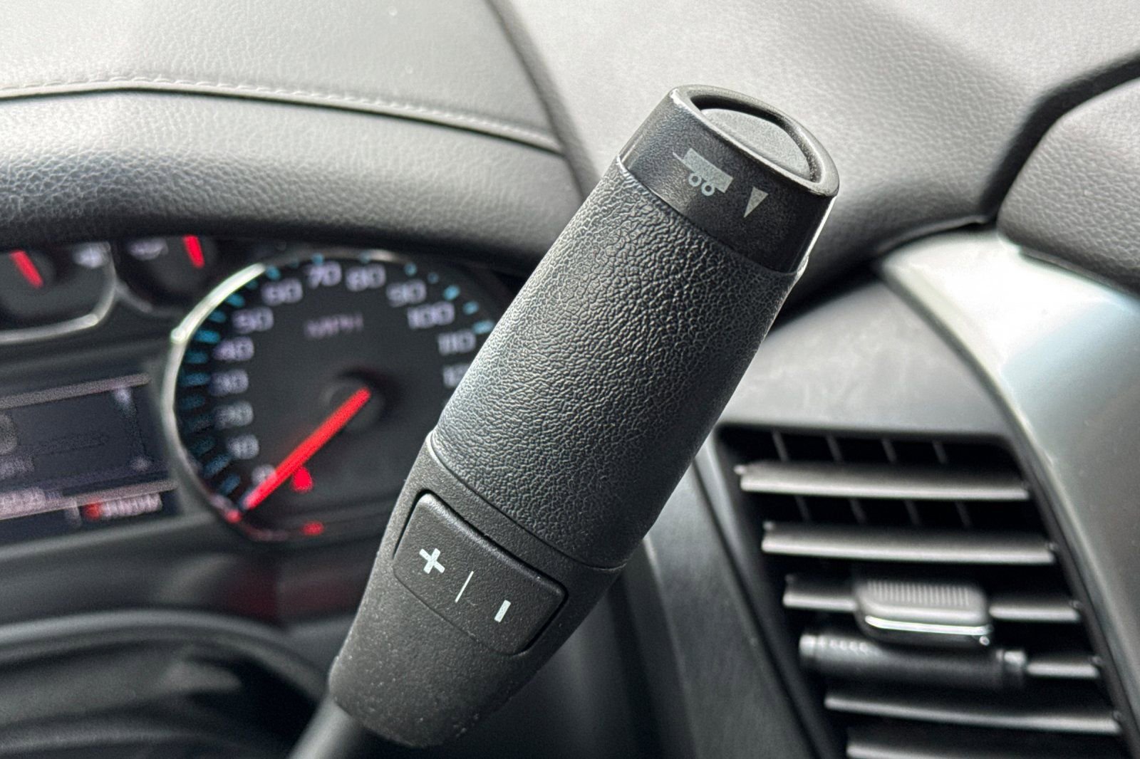 Used 2015 Chevrolet Suburban LTZ image 27