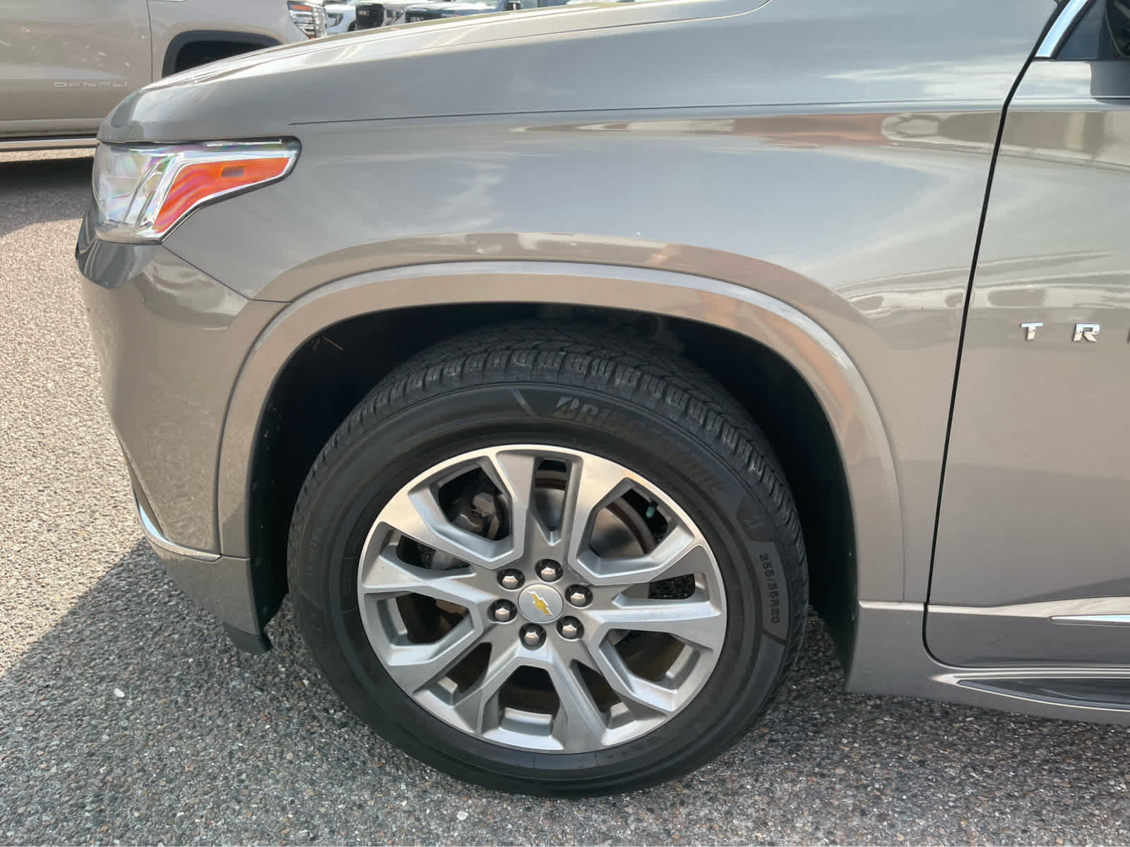 Used 2019 Chevrolet Traverse Premier w/ Driver Confidence II Package FWD image 9