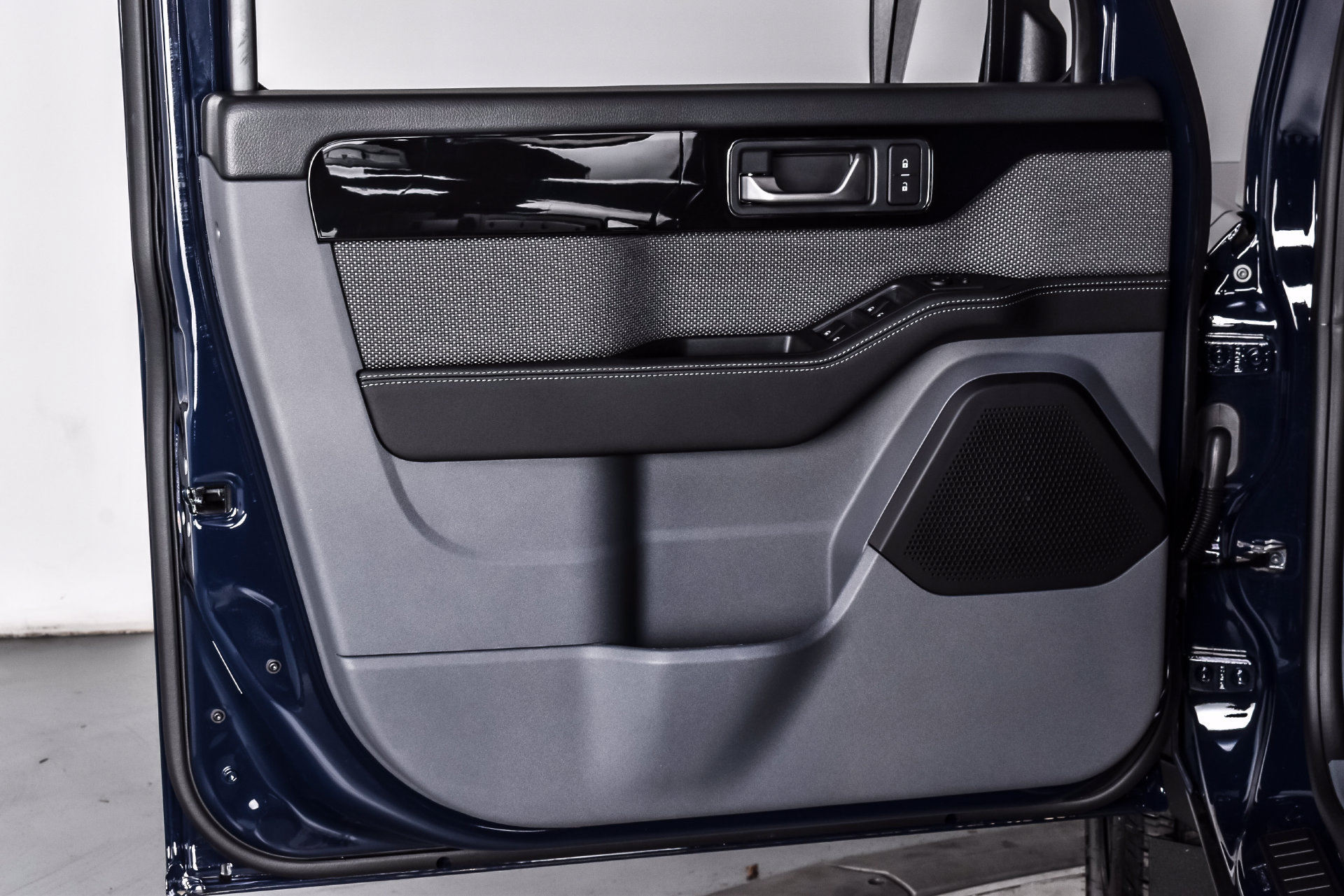 New 2026 INEOS Grenadier Station Wagon AWD/4WD image 13