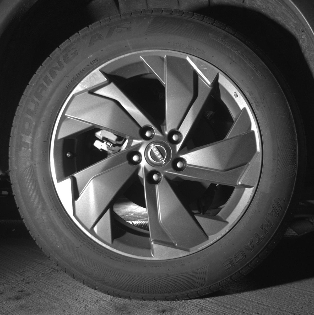 Used 2025 Nissan Rogue SV FWD image 15