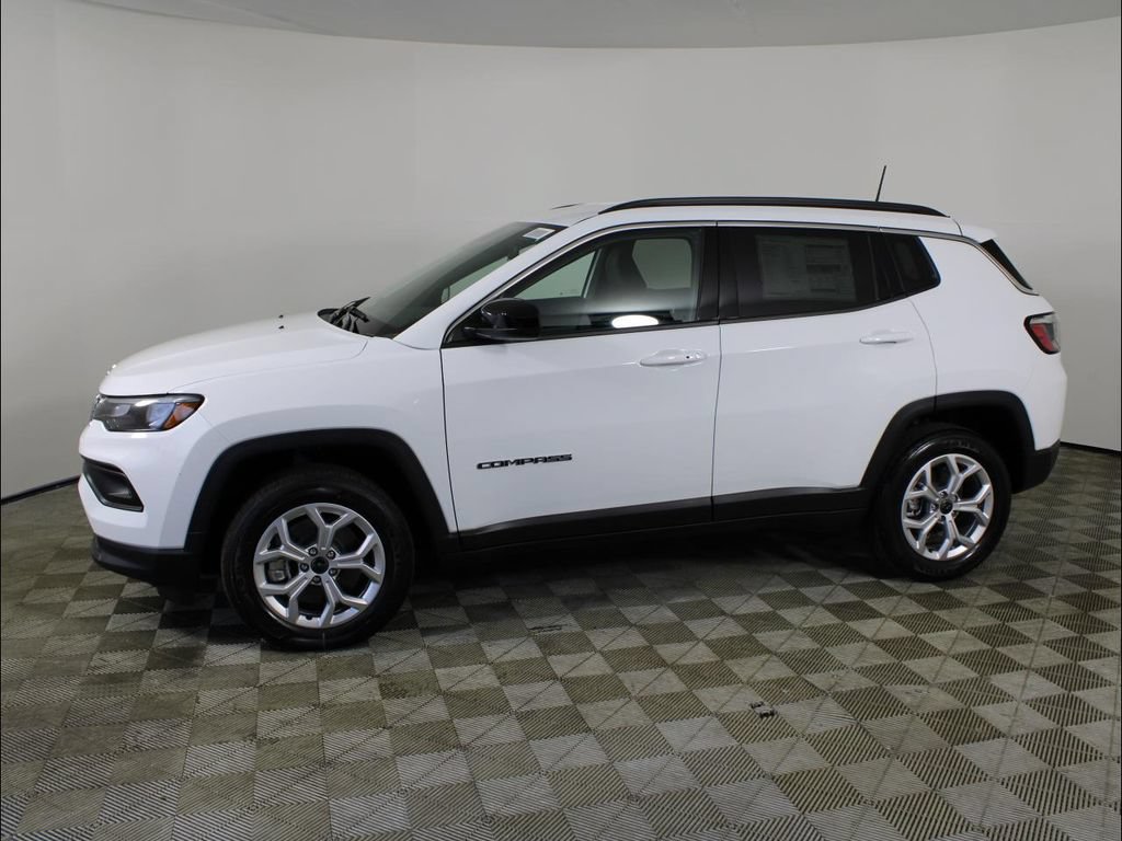 New 2025 Jeep Compass Latitude AWD/4WD image 2