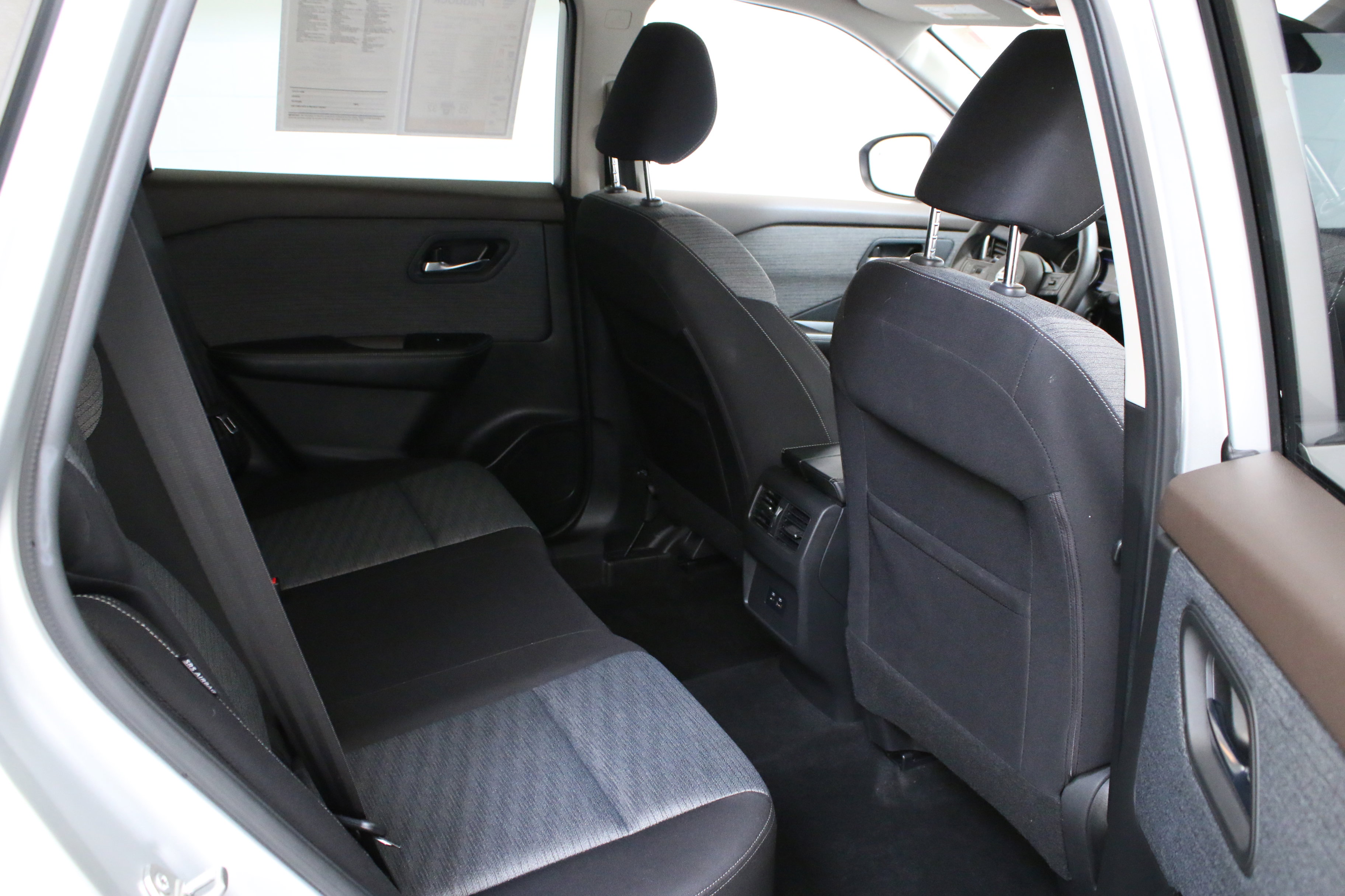 Used 2021 Nissan Rogue SV AWD/4WD image 28