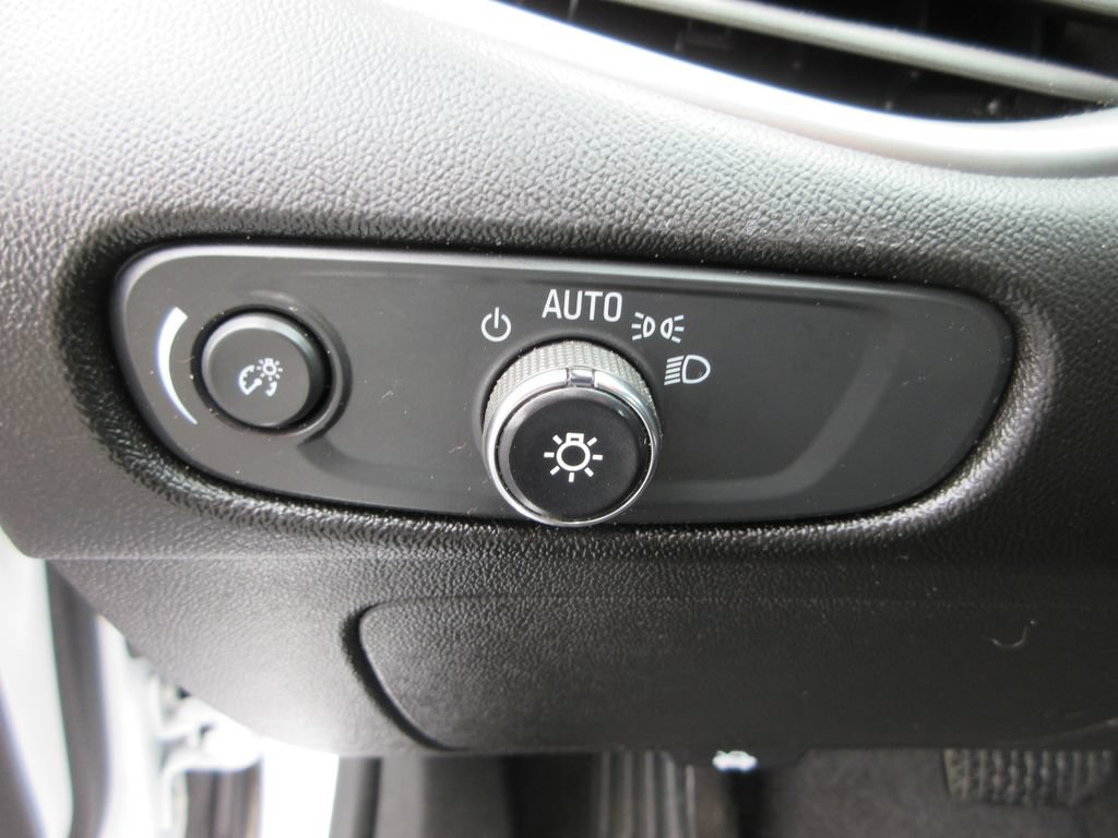 Used 2023 Chevrolet Malibu LS FWD image 20
